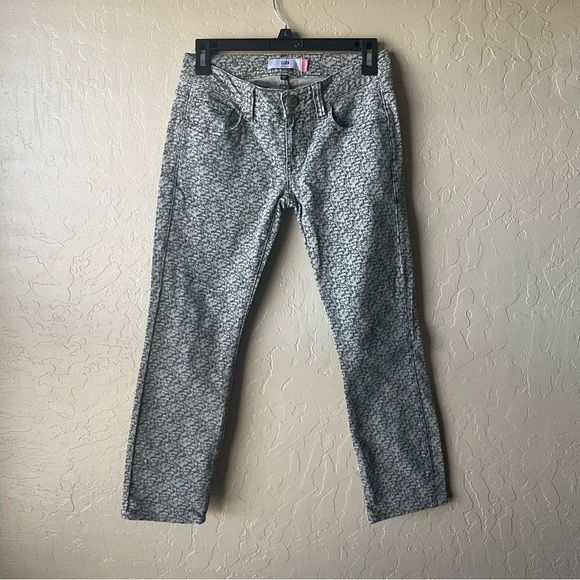 CAbi | #5083 Ditsy Floral Print Skinny Jeans - Picture 3 of 7